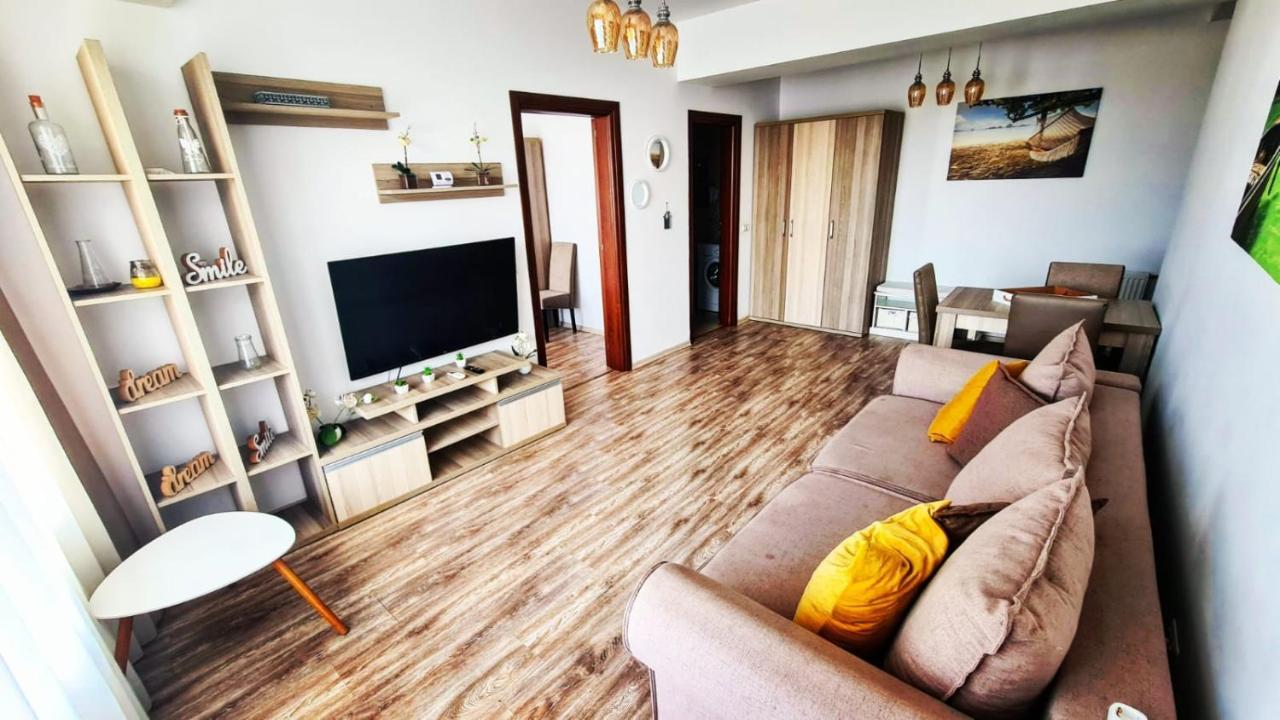 Seaview Cancun Apartments Summerland Mamaia Buitenkant foto