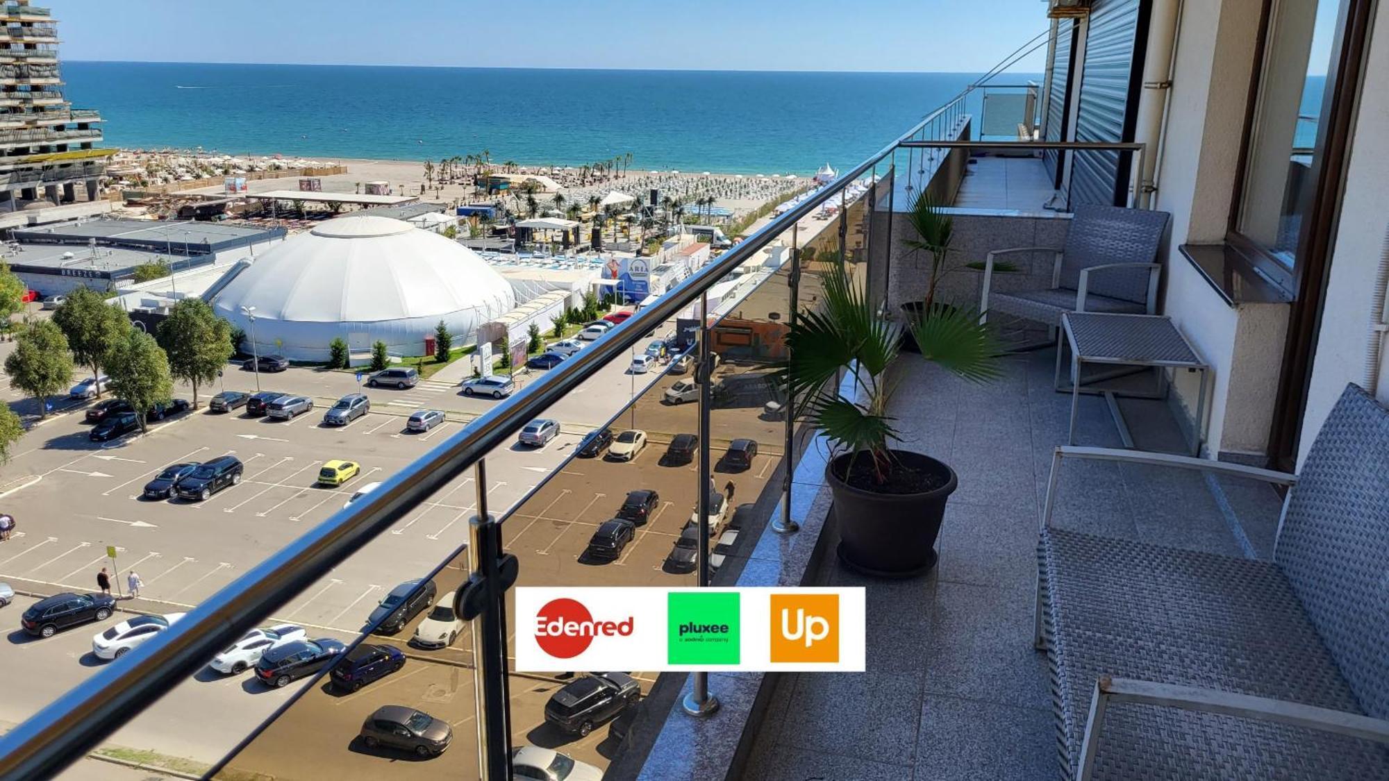 Seaview Cancun Apartments Summerland Mamaia Buitenkant foto